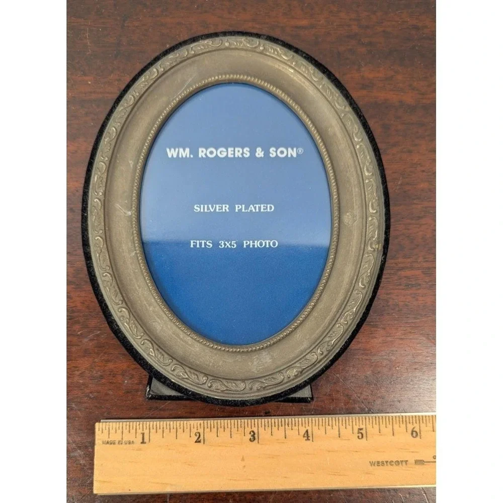 Pewter Tone Photo Frames Majestic 4x6 & WM Rogers Silver Plated 3x5 Oval Lot 2